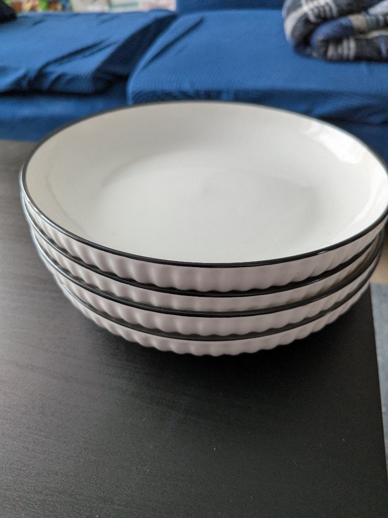 4 Noorse borden met verhoogde rand van 3 cm, Assiettes(s), Enlèvement ou Envoi, Comme neuf, Autres styles