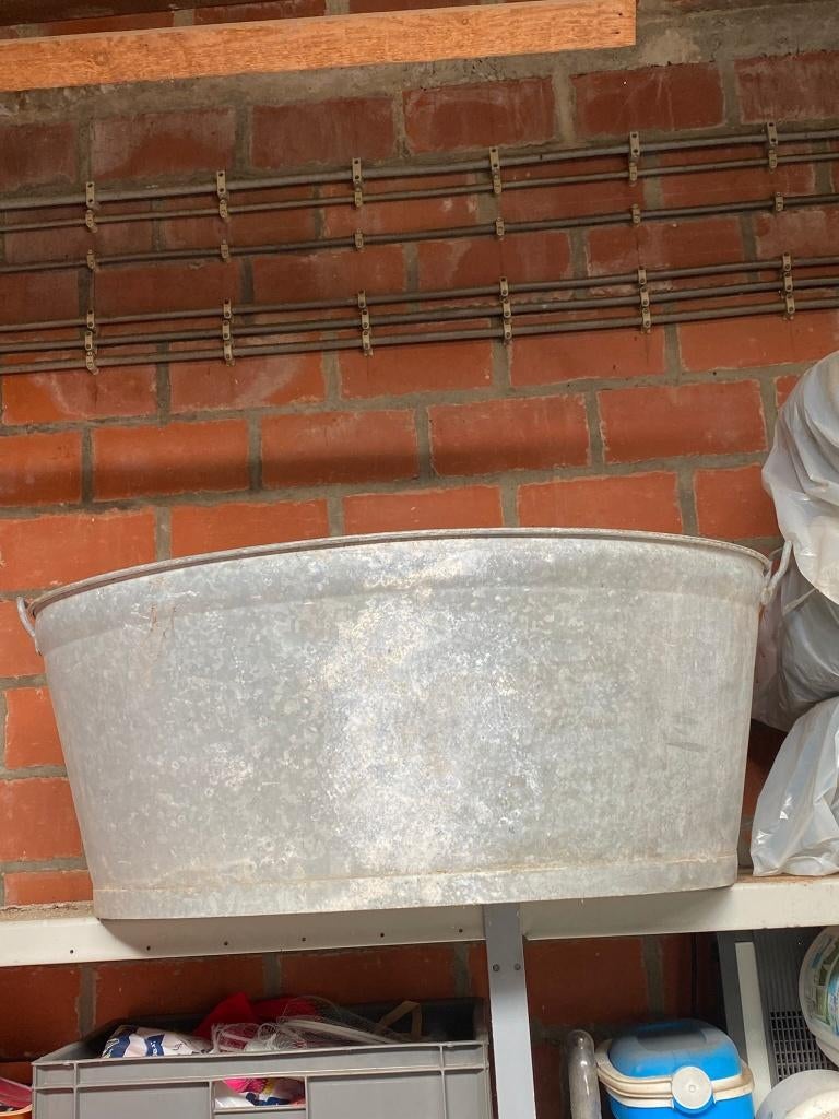Bassine galvanisée, Enlèvement