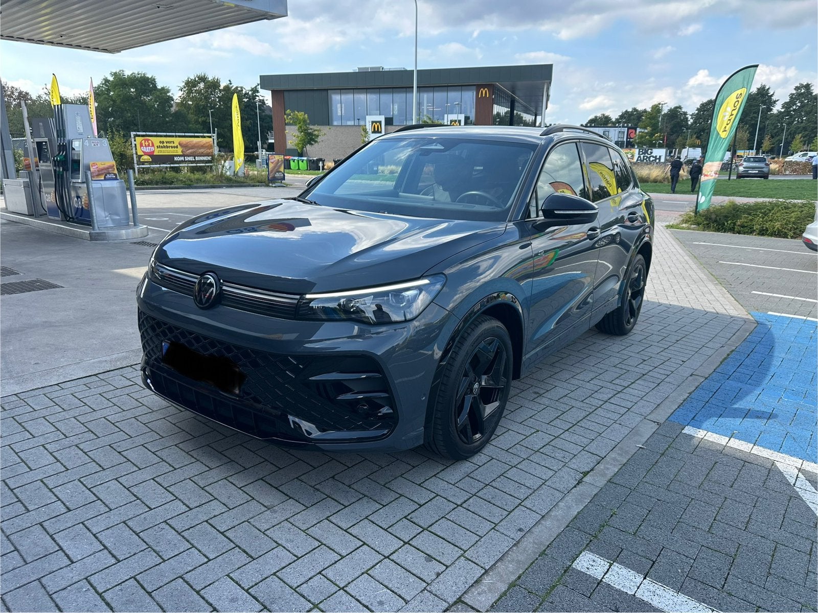 Volkswagen Tiguan 1.5 eTSI R-line Business 110 kW, Autos, Volkswagen, Cuir, Argent ou Gris, Achat, Entreprise