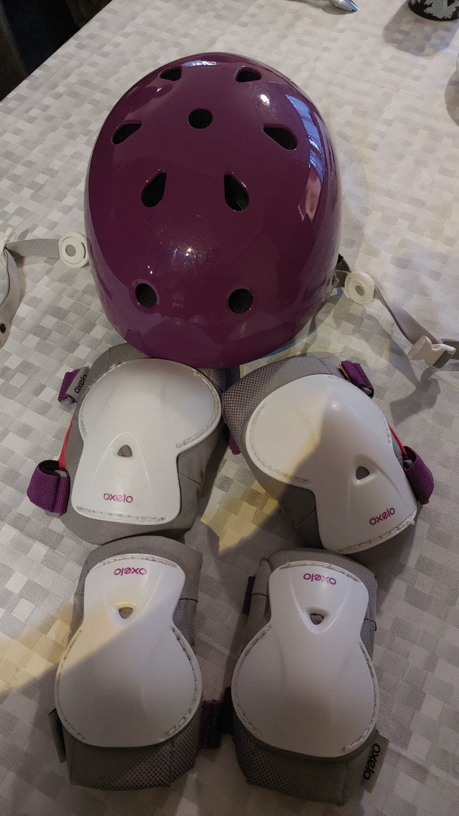 Inline rolschaats + mauve witte helm, Ophalen, Zo goed als nieuw, Kinderen