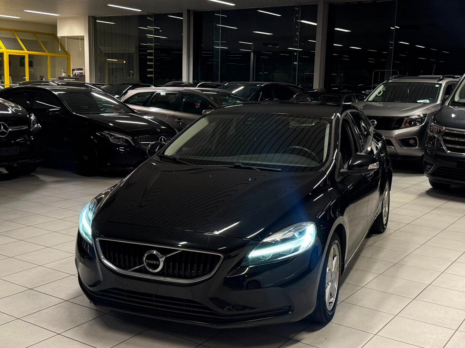 Volvo V40, Auto's, Voorwielaandrijving, Monovolume, Euro 6, https://public.car-pass.be/vhr/086e5ecc-d637-4567-aa83-c495990035a7