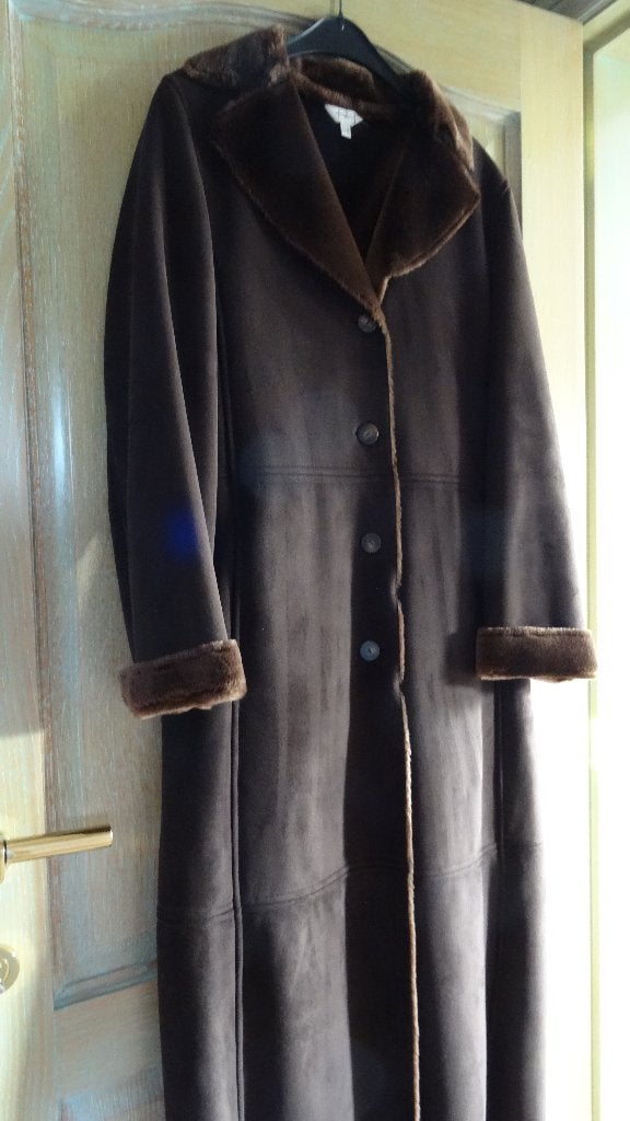 LANGE MANTEL SUEDE MERK 1 2 3, Maat 38/40 (M), Bruin, Ophalen of Verzenden, Zo goed als nieuw