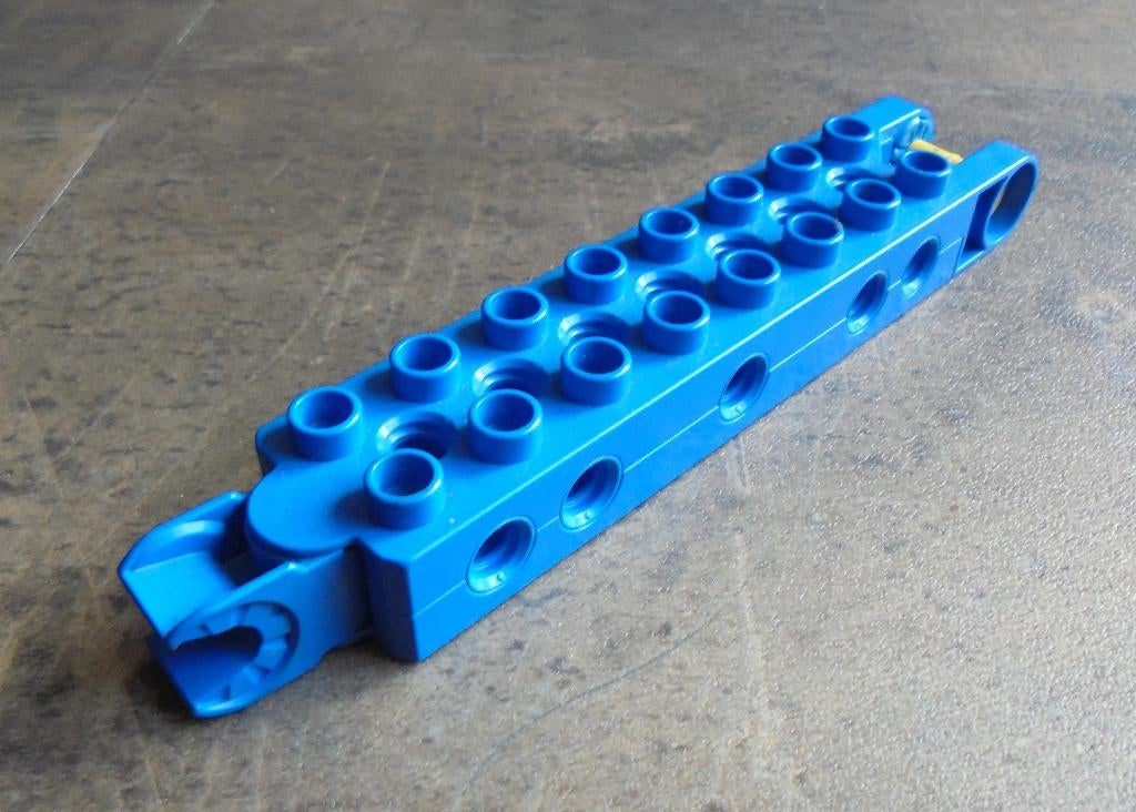 Lego Duplo Toolo Brick 2x8 with Swivel Bracket (zie foto's), Enlèvement ou Envoi, Utilisé, Briques en vrac, Duplo