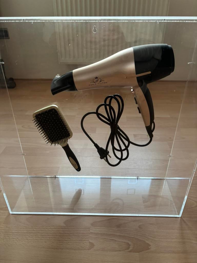 Decoratieve haardroger en borstel(Paris Hilton), Ophalen, Gebruikt, Haardroger