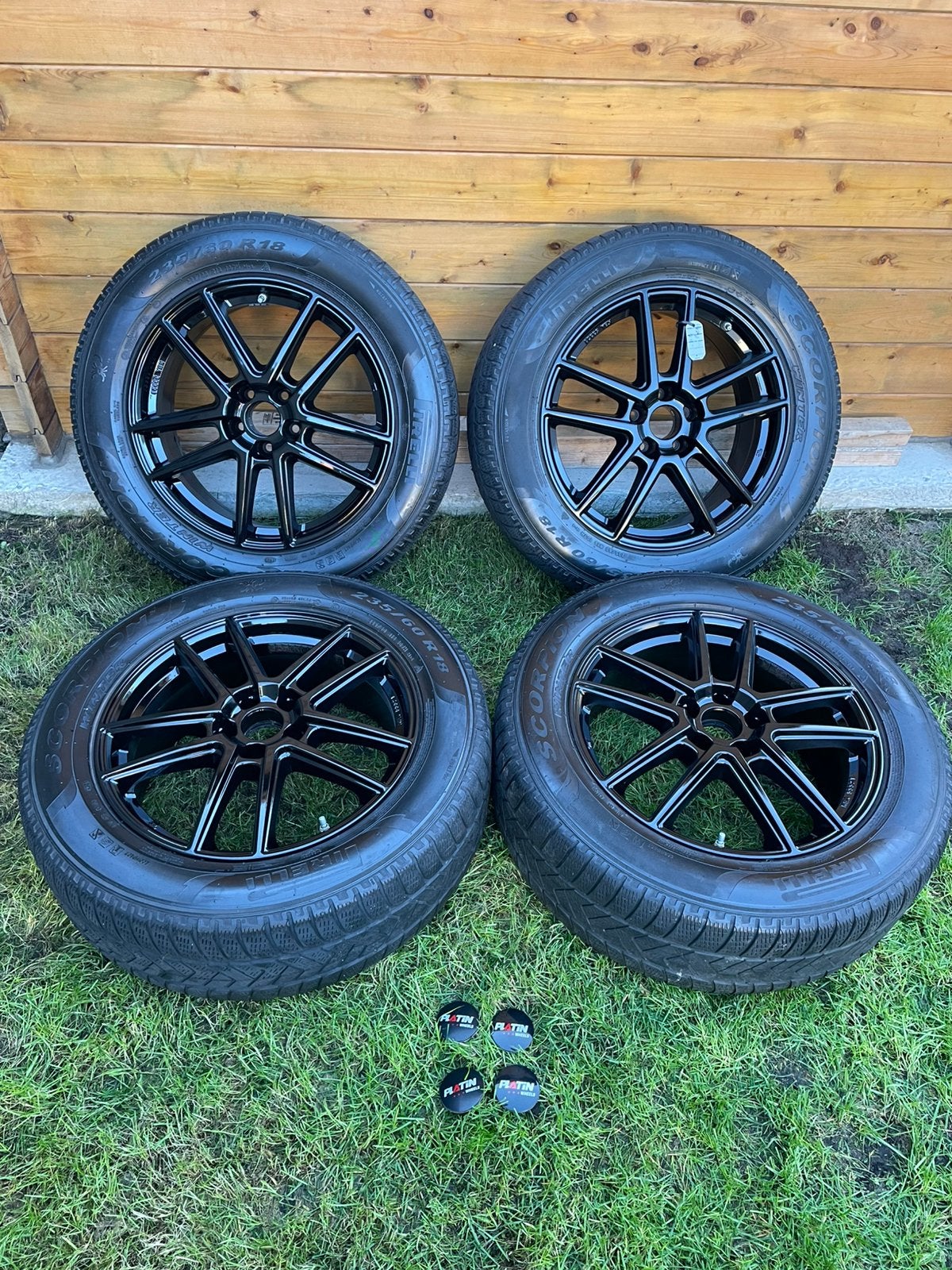 Jantes 18 pouces 5x108 avec jantes noires 235 60 18, Autos : Pièces & Accessoires, Pneus et Jantes, Pneus hiver, 18 pouces, Enlèvement