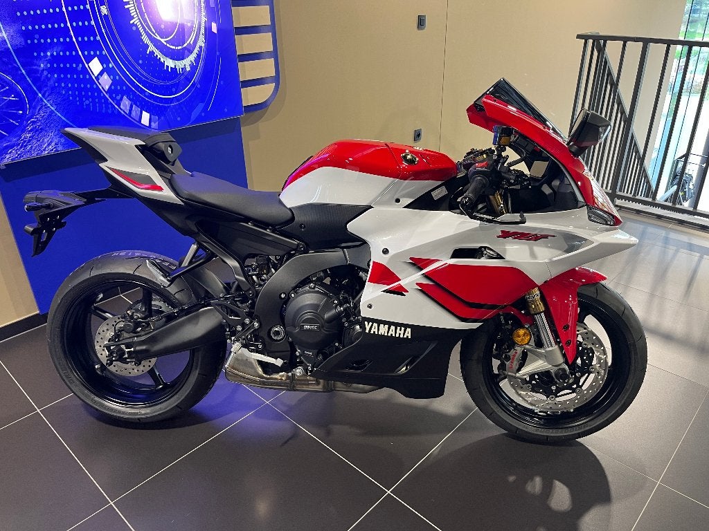 Yamaha R9 70th anniversary, Permis Moto A, Entreprise, Plus de 35 kW, 3 cylindres
