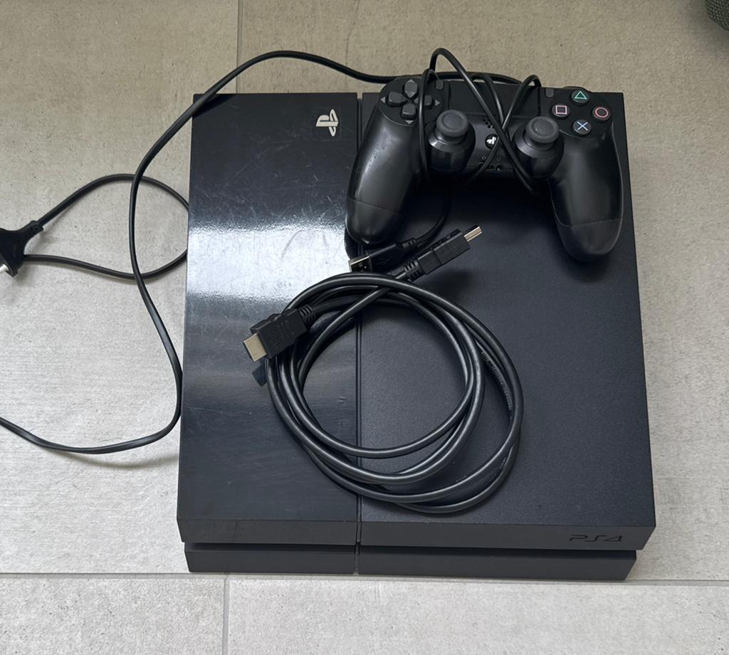 PS4 console + controller + kabels volledig gereset, Games en Spelcomputers, Spelcomputers | Sony PlayStation 4, Ophalen, Met 1 controller