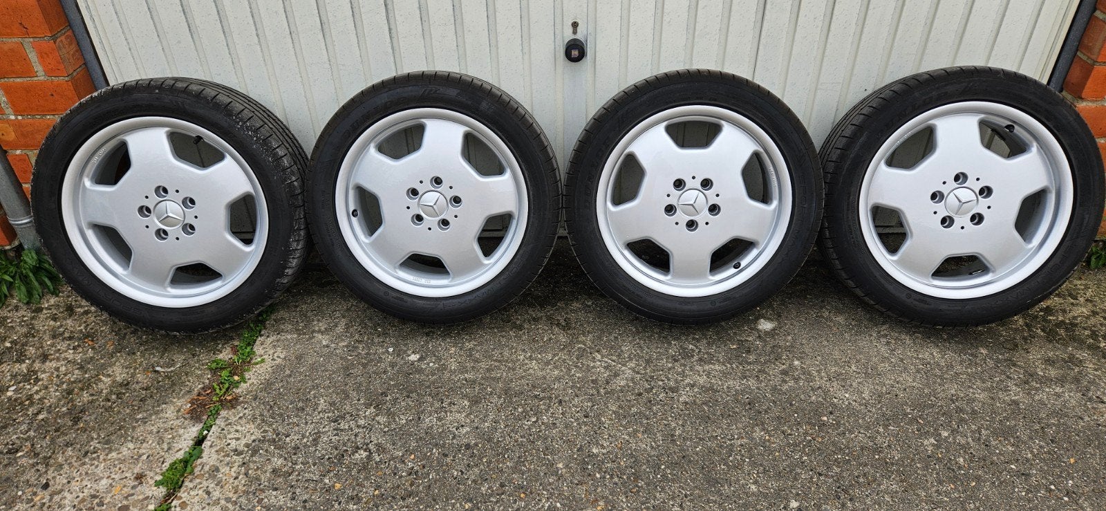Jantes Mercedes Monoblock 17" + pneus., Autos : Pièces & Accessoires, Neuf, Pneus et Jantes, Pneus été, 17 pouces