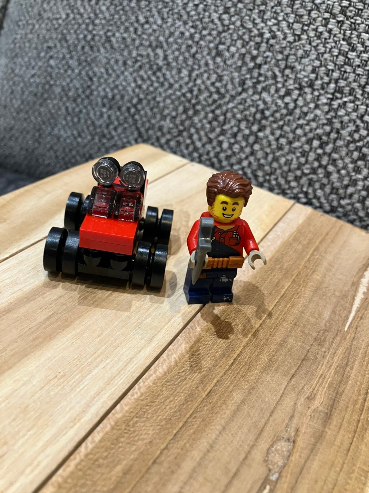 Lego Voiture tout-terrain  4WD + garagiste, Enlèvement ou Envoi, Comme neuf, Lego
