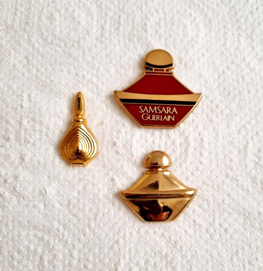 Lot 3 pin's/broches Guerlain, Envoi, Comme neuf, Insigne ou Pin's