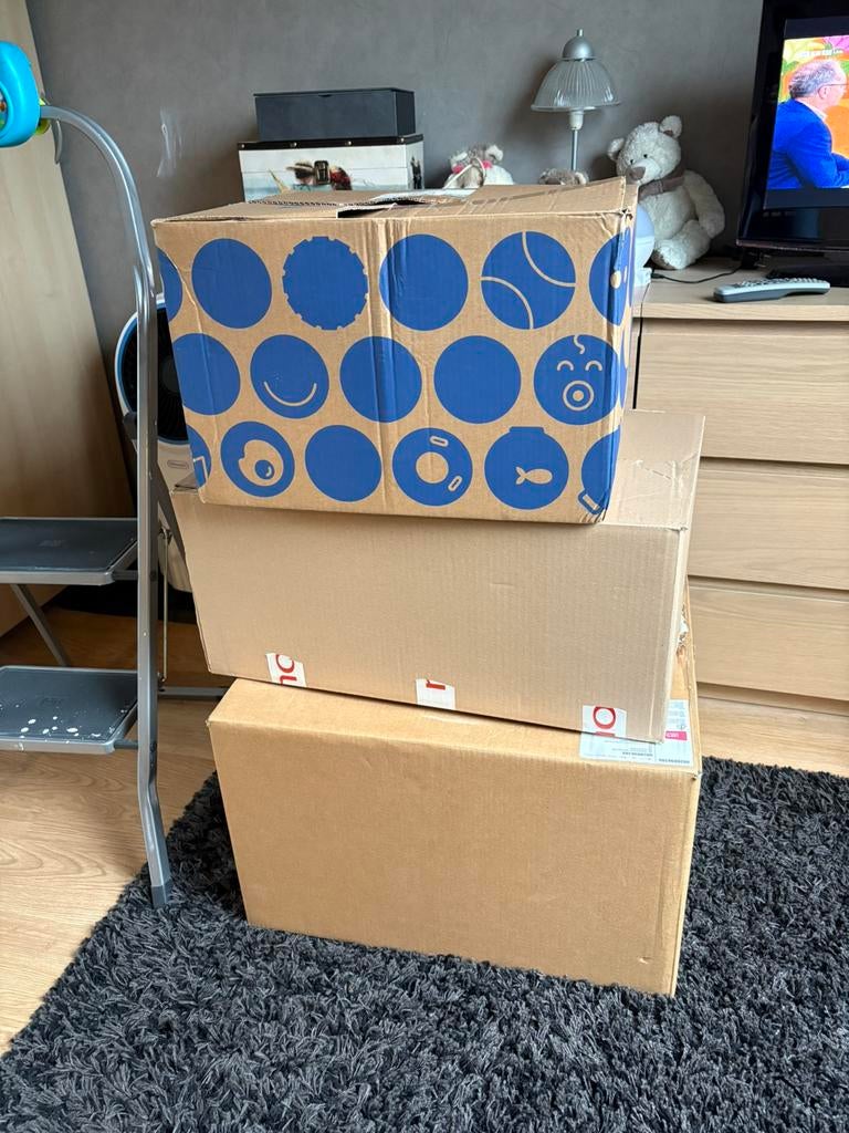 3grote dozen babyspullen, Ophalen, Zo goed als nieuw
