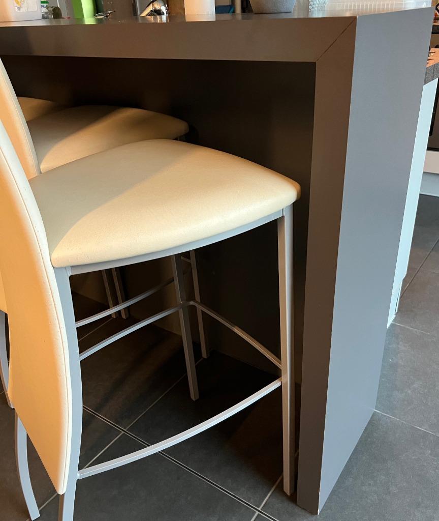 Drie hoge toogstoelen/barkrukken met hoge rug, Ophalen, Gebruikt, Met voetsteun, 90 cm of meer
