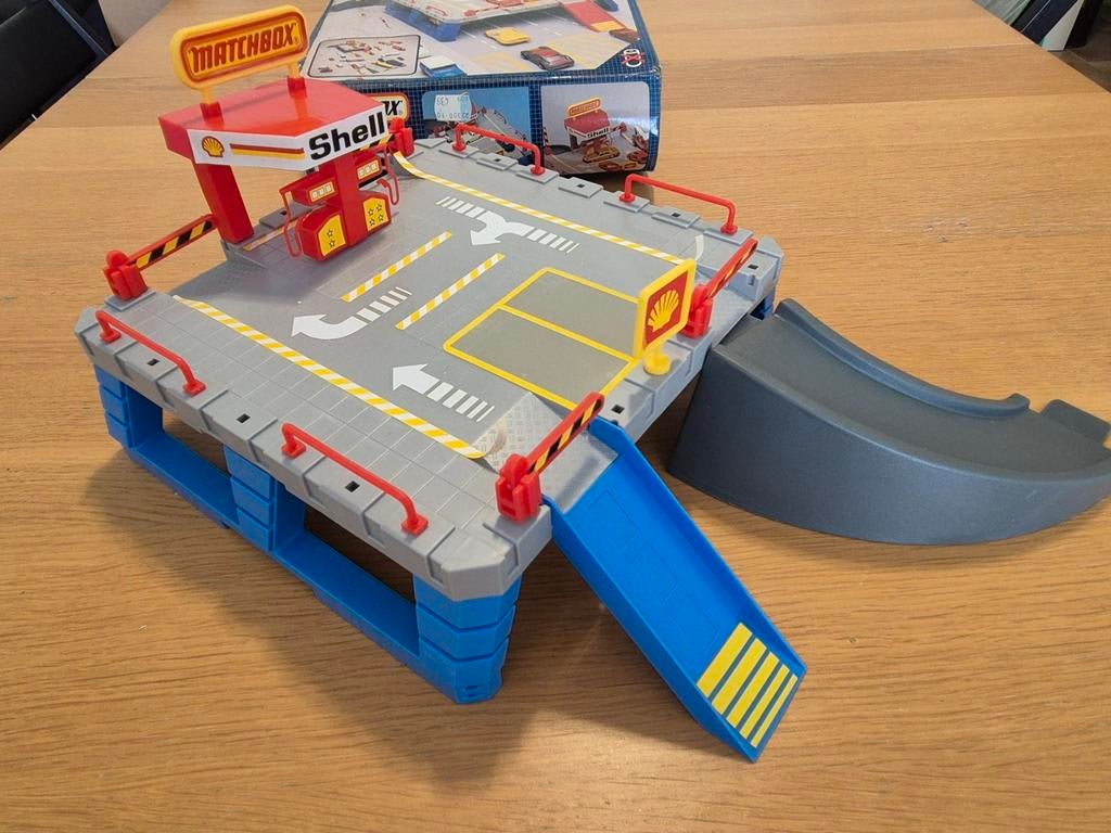 Garage motorcity 100 Matchbox , il manque un poteau ( photo), Enlèvement ou Envoi, Utilisé