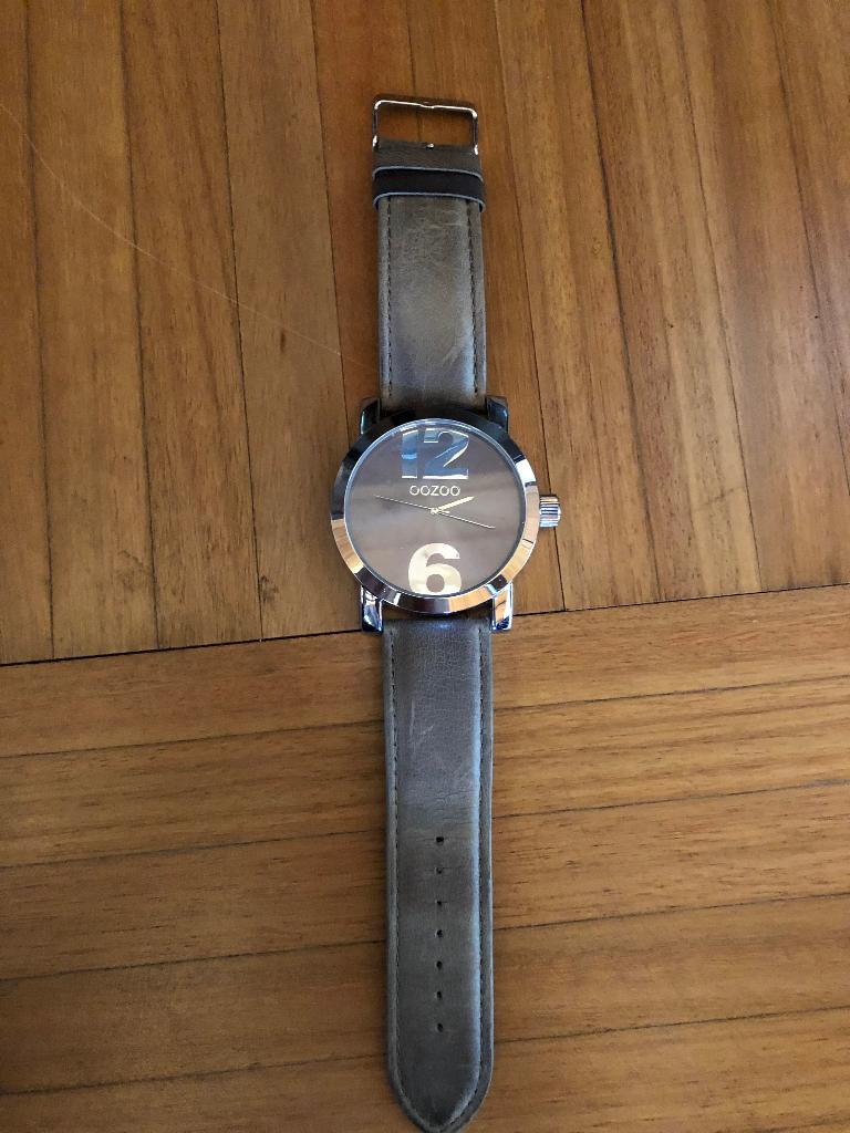 Montre Oozoo, Enlèvement, Comme neuf