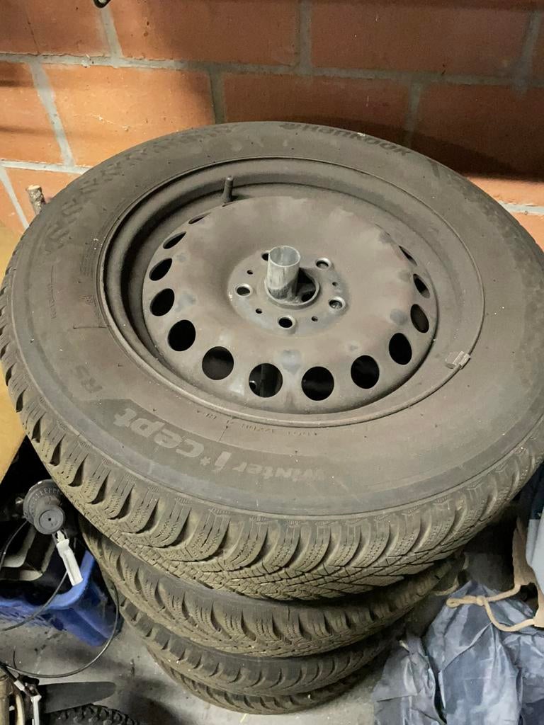 Hankook winterbanden met velg vw golf vii, Ophalen, Winterbanden, Velg(en)