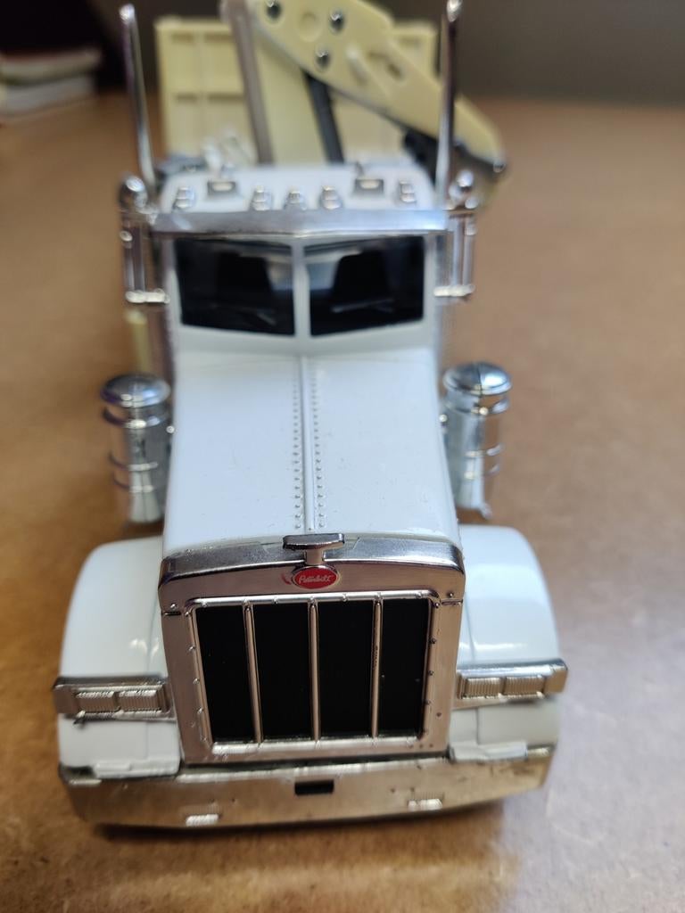 PETERBILT 1/32, Ophalen of Verzenden, Zo goed als nieuw