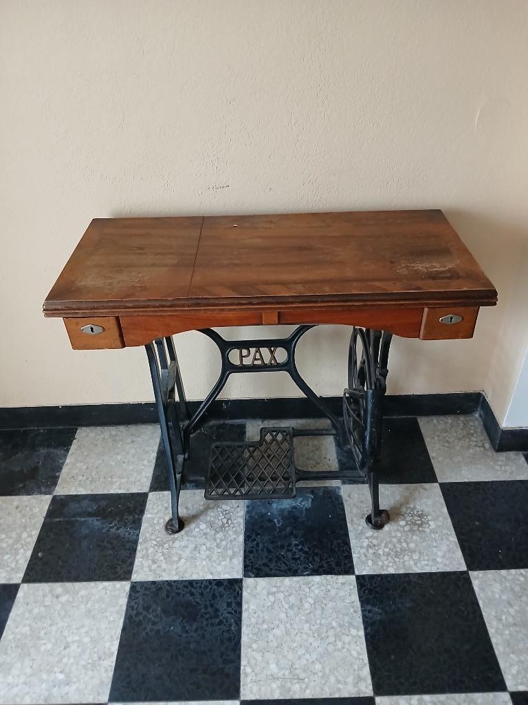 Vends ancienne machine à coudre,impeccable, Enlèvement ou Envoi