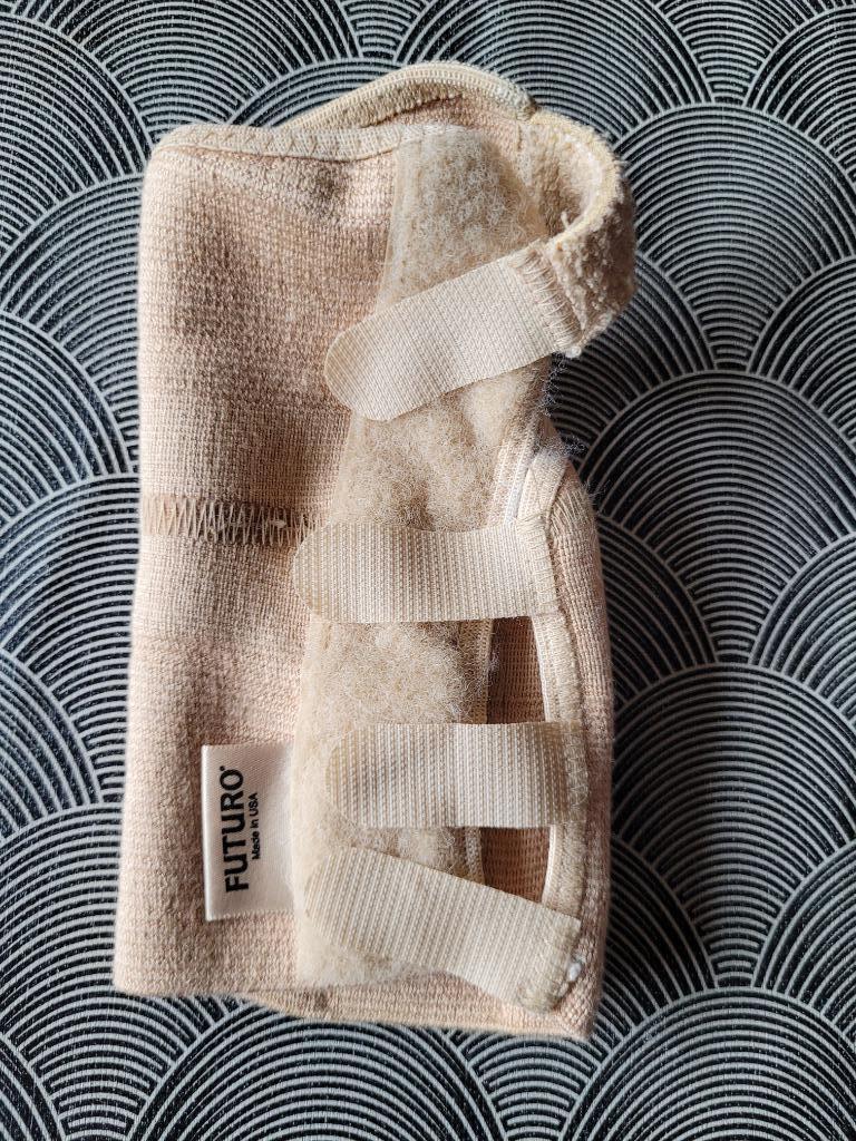 Attelle Futuro pour poignet gauche taille medium, Enlèvement ou Envoi, Utilisé