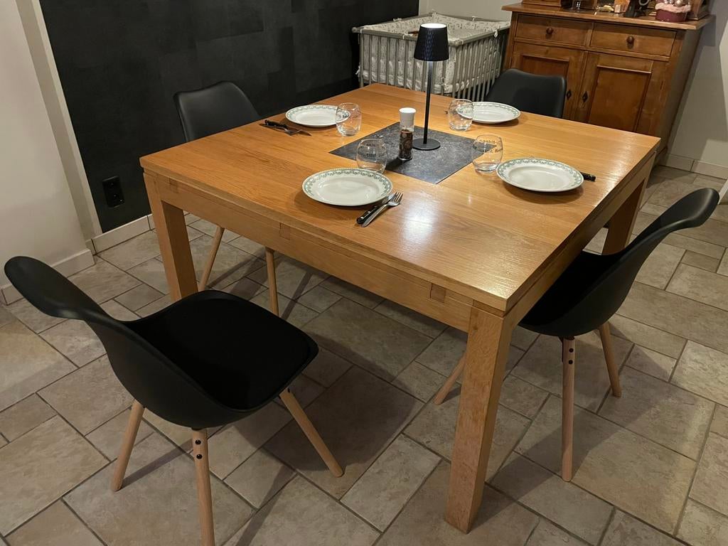 Table moderne carree, Maison & Meubles, Tables | Tables à manger, Enlèvement, Chêne