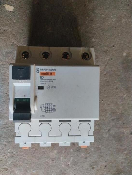 Differentieel, automaten,3~stopct.+stekkers,contactor, Enlèvement ou Envoi