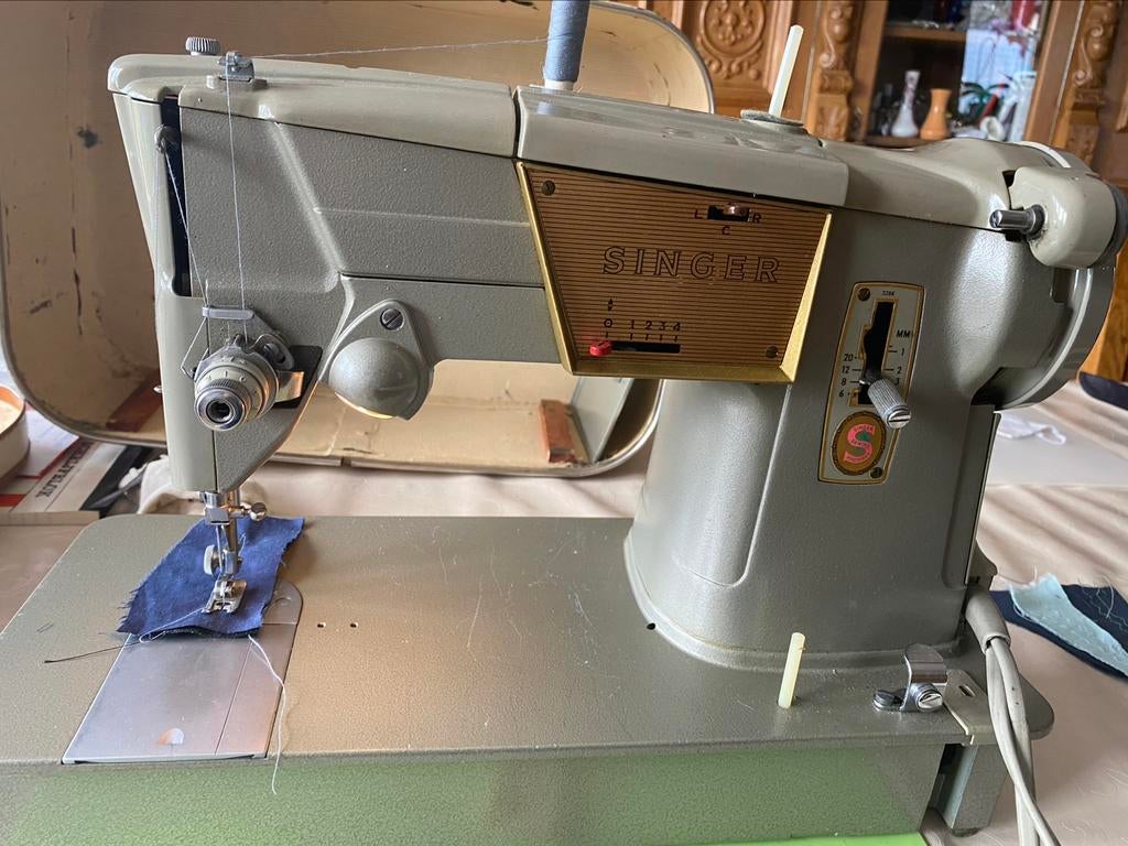Machine à coudre Singer années ´60. Fonctionne encore., Hobby & Loisirs créatifs, Utilisé, Machine à coudre, Singer