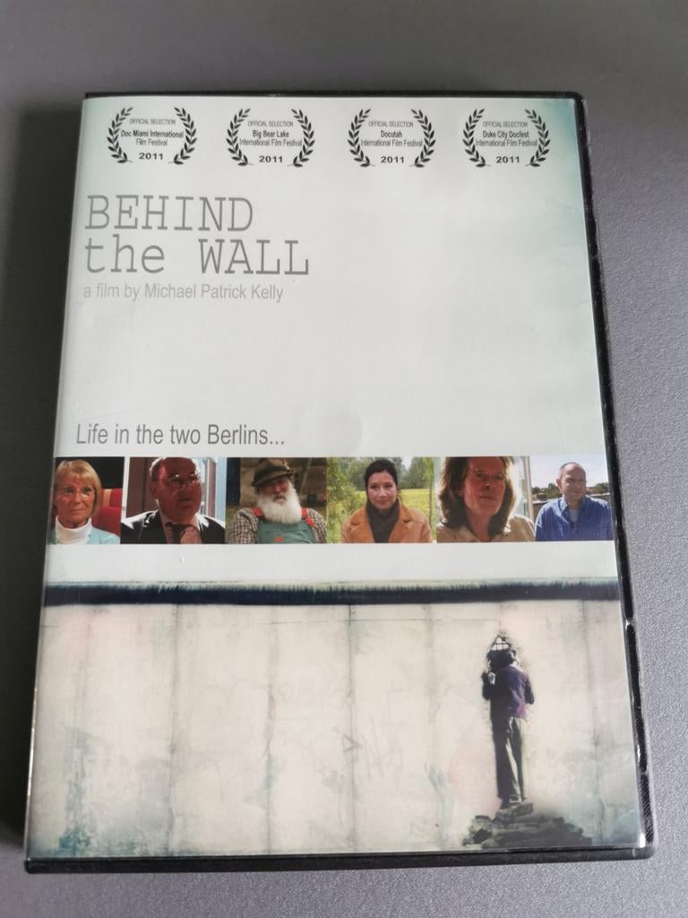 Dvd Behind the Wall, Ophalen of Verzenden, Zo goed als nieuw