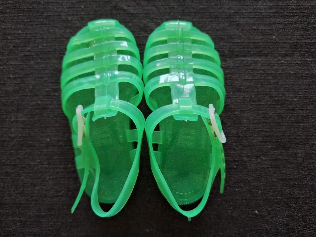 Groene watersandalen maat 20, Enlèvement ou Envoi, Comme neuf, Garçon ou Fille
