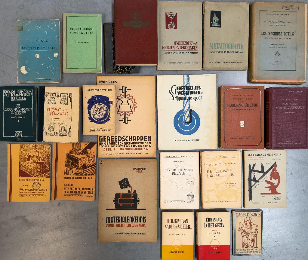 Collectie vintage technische &schoolboeken – chemie, metaal, Ophalen, Gelezen