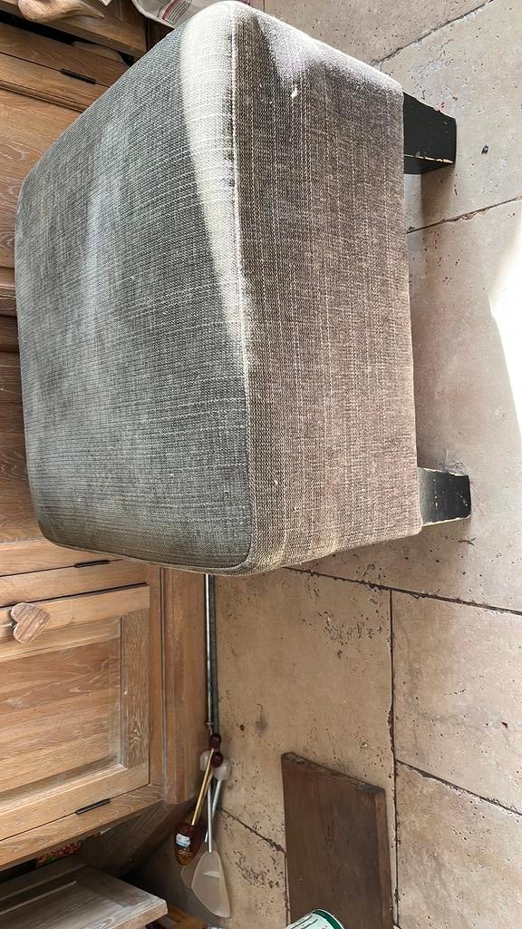 pouf gris, Enlèvement, Utilisé, Gris