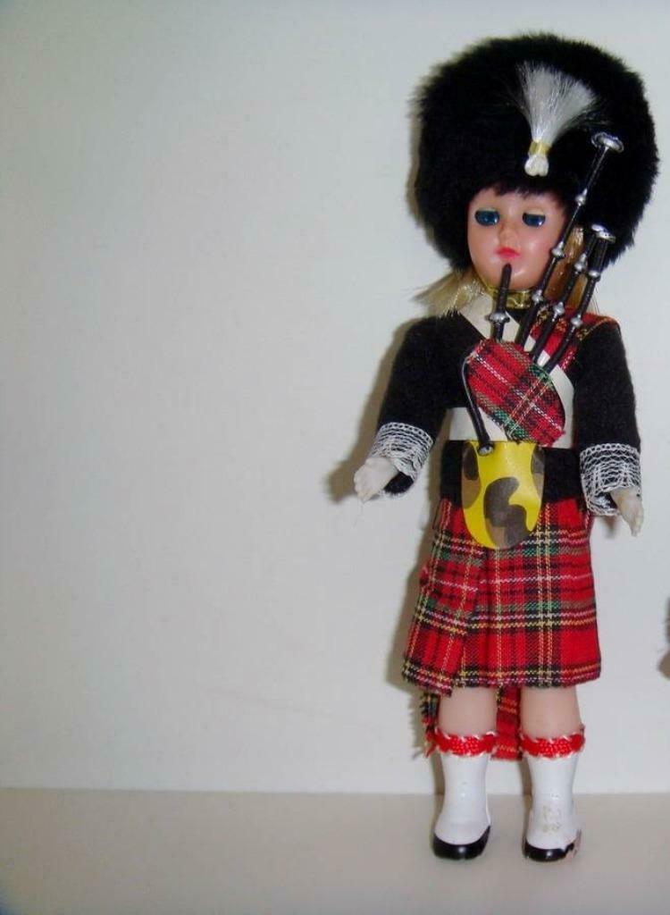 2 pipers écossais, Enlèvement ou Envoi, Comme neuf