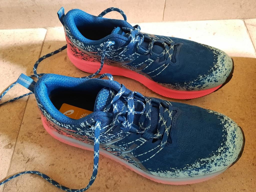 Chaussures de running / trail femme Asics Fuji Lite 2, Sports & Fitness, Course, Jogging & Athlétisme, Neuf, Course à pied, Enlèvement ou Envoi
