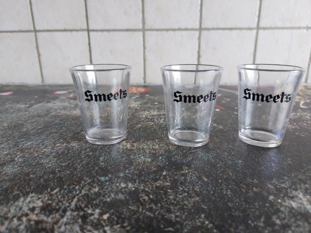 Herbruikbare borrelglaasje smeets, Verzamelen, Ophalen of Verzenden, Zo goed als nieuw, Borrel- of Shotglas