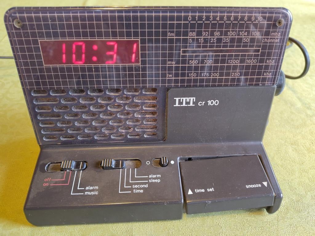 Digitale wekkerradio ITT cr 100A, Elektronische apparatuur, Wekkers, Gebruikt, Digitaal, Ophalen