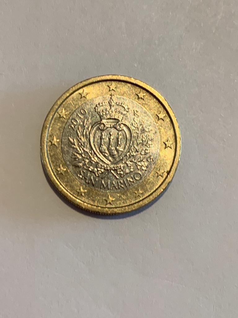 1 euro San Marino 2010 Staatswapen, Postzegels en Munten, Ophalen of Verzenden, San Marino, 1 euro, Losse munt