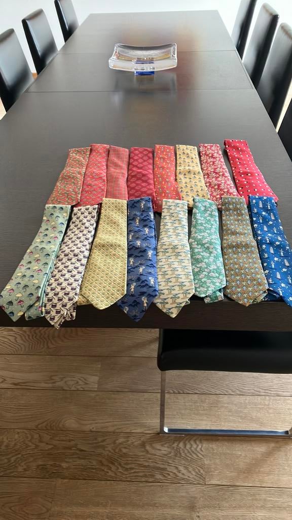 Cravates en soie Hermès, Divers, Papier cadeau, Enlèvement, Comme neuf