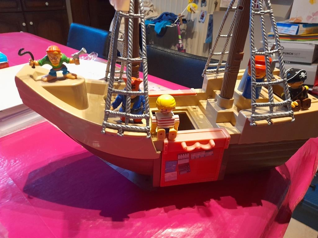 Piratenboot met mannetjes, Ophalen of Verzenden, Zo goed als nieuw