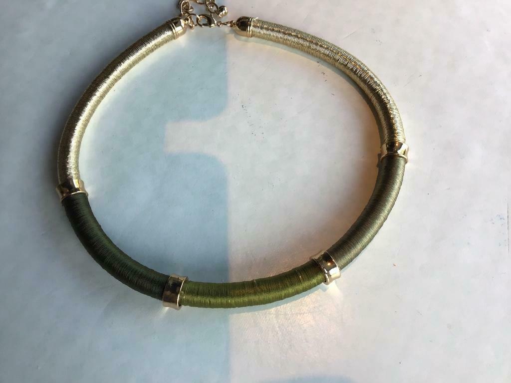 Ketting groen- en goudkleurig, Bijoux, Sacs & Beauté, Colliers, Enlèvement ou Envoi, Neuf, Vert, Synthétique
