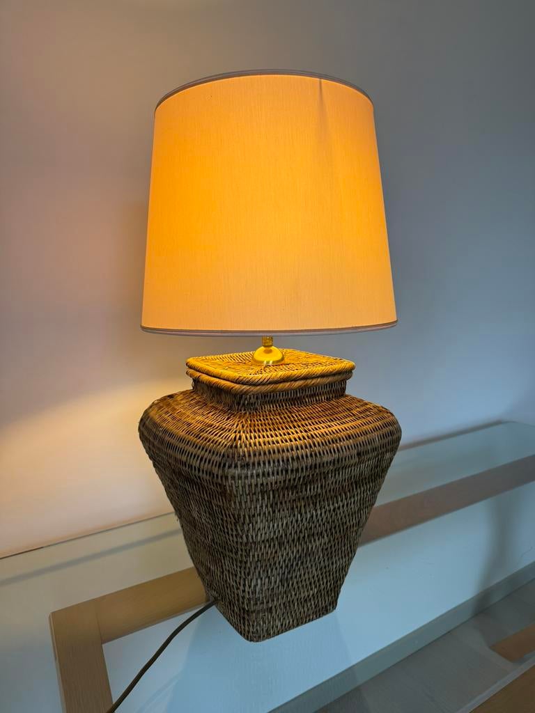 Mooie rieten/rotan tafellamp of buffetlamp, Ophalen