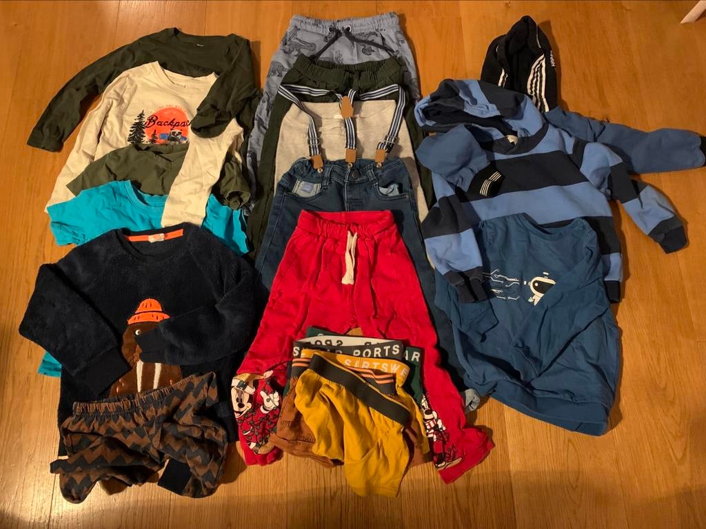 Ensemble de vêtements pour garçon taille 98, Enfants & Bébés, Enlèvement, Utilisé, Taille 98