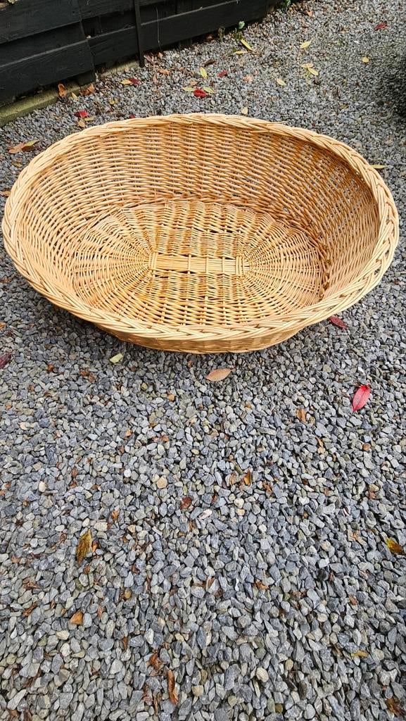 Grand  panier osier  chien/chat., Animaux & Accessoires, Enlèvement, Comme neuf