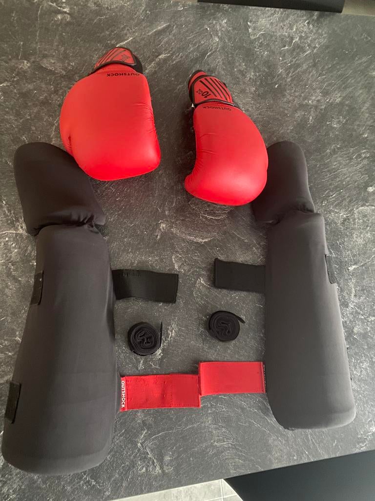 Gants de boxe + protège-tibias + protège-mains, Enlèvement, Comme neuf, Gants de boxe