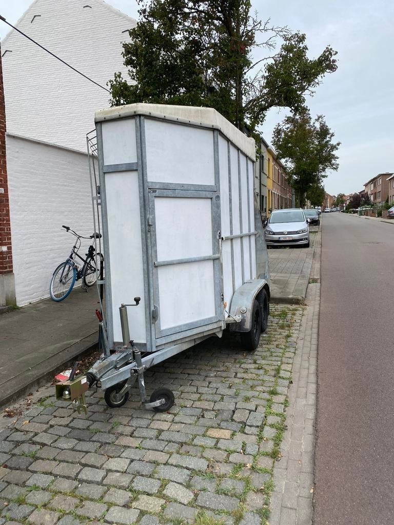 Remorque chevaux, Ophalen, Zo goed als nieuw