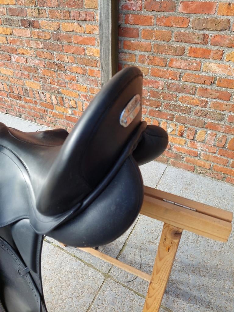 Dressuurzadel Kieffer te koop wegens sterfgeval paard, Enlèvement
