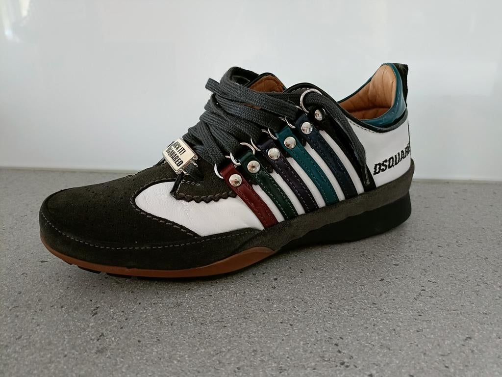 Nieuwe DSquared sneakers, Ophalen