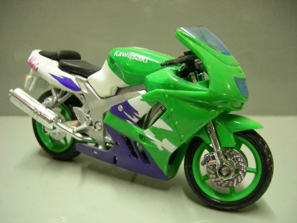 Motto's op 1:18, Verzamelen, Ophalen, Zo goed als nieuw, Motoren