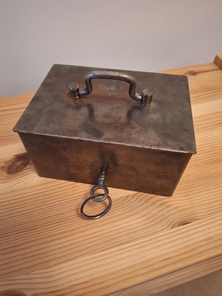Vintage coffre métallique, Enlèvement ou Envoi, Autres matériaux