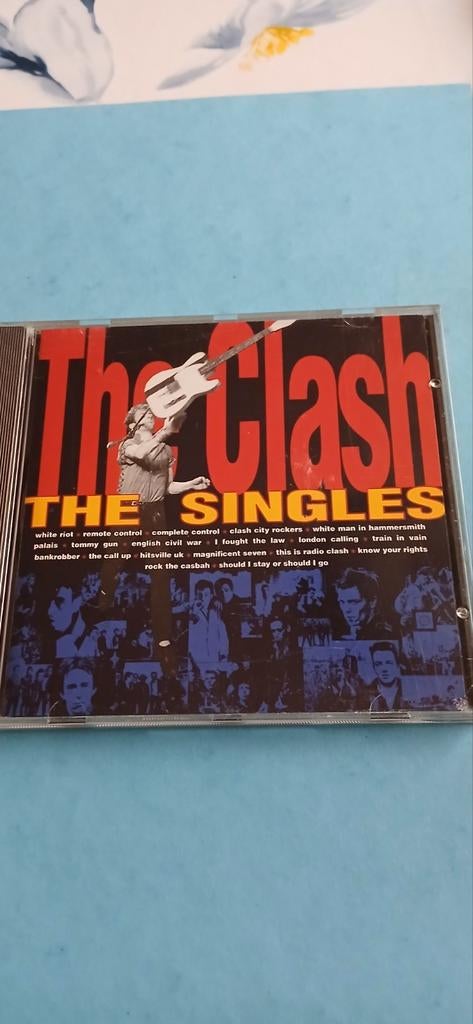 Cd  The Clash - The Singles, Ophalen of Verzenden, Zo goed als nieuw