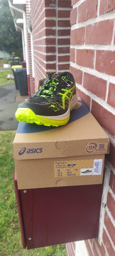 Asics fuji lite 5 neuf, Sports & Fitness, Course, Jogging & Athlétisme, Neuf, Course à pied, Enlèvement ou Envoi, Chaussures de course à pied