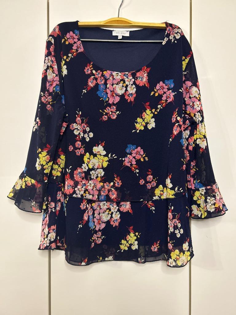 Bel & Bo blauwe blouse met bloemenprint - Maat XXL, Kleding | Dames, Blouses en Tunieken, Blauw, Bel&Bo, Maat 46/48 (XL) of groter