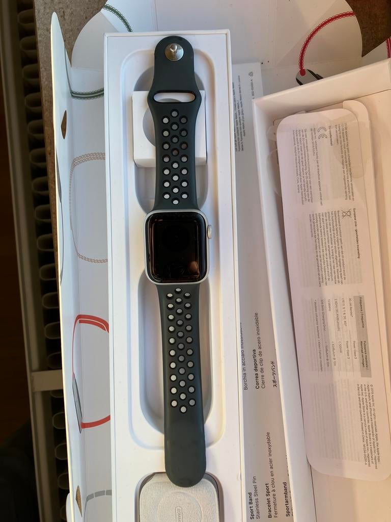 Apple Watch-serie 5, 40 mm, in uitstekende staat, Handtassen en Accessoires, Smartwatches, Zwart, Apple Watch, IOS, Ophalen of Verzenden